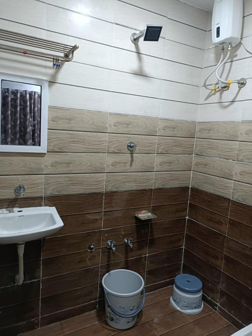 Honest Deluxe Room Garudeshwar المظهر الخارجي الصورة